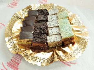 laleaua neagra-albinuta-codrina-coco mac
